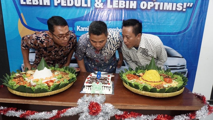 FOTO: kiri ke kanan-Eko Gunawan (Direktur Operasional), Gusman Fitra (CEO) dan Supriyatno (Direktur Support).