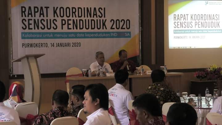 Wakil Bupati Banyumas Drs Sadewo Tri Lastiono membuka Rapat Koordinasi Sensus Penduduk 2020 Selasa (14/1) di Rumah Makan Red Chilli Purwokerto.
