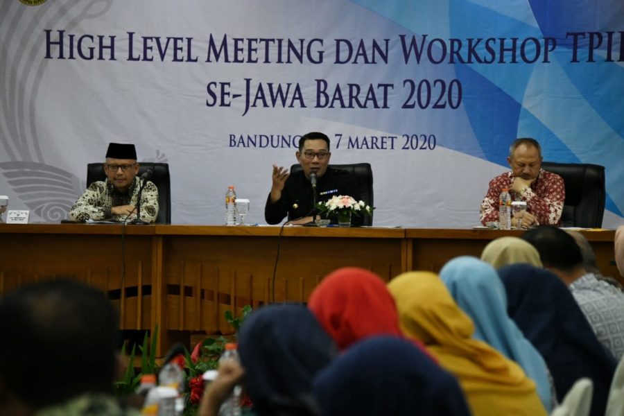 Gubernur Jawa Barat Ridwan Kamil saat membuka High Level Meeting Tim Pengendalian Inflasi Daerah se-Jabar di Savoy Homann, Kota Bandung, Kamis (5/3/20). (Foto: Pipin/Humas Jabar)