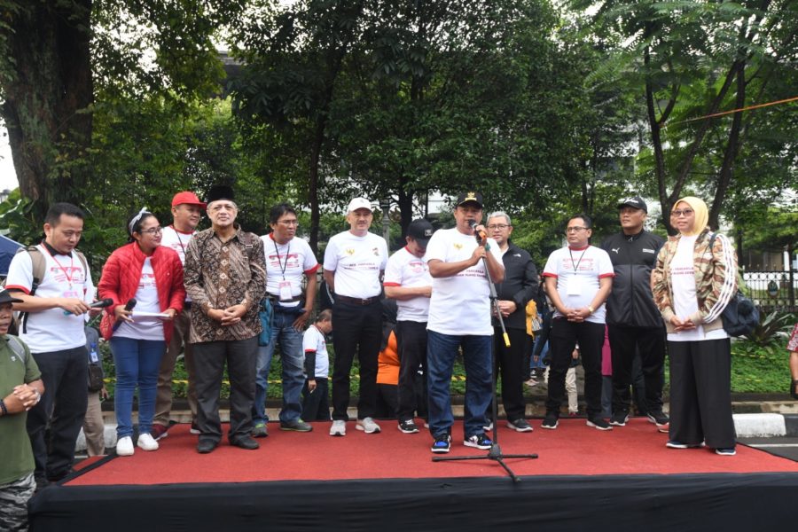 Wakil Gubernur Jawa Barat Uu Ruzhanul Ulum saat mendeklarasikan Gerakan Pembumian Pancasila di Gedung Sate, Kota Bandung, Minggu (16/2/20). (Foto: Tatang/Humas Jabar)