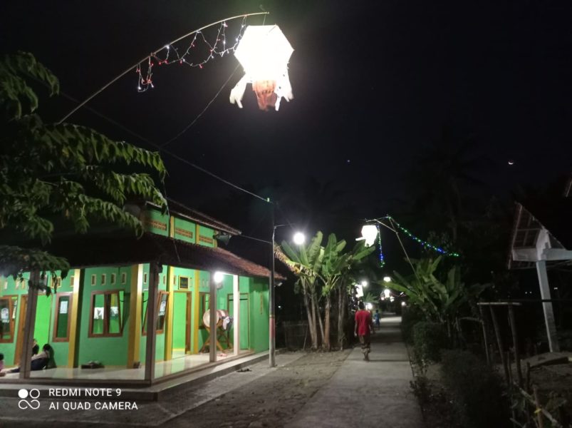 Lebaran di Kampung Meriah Berhias Lampion