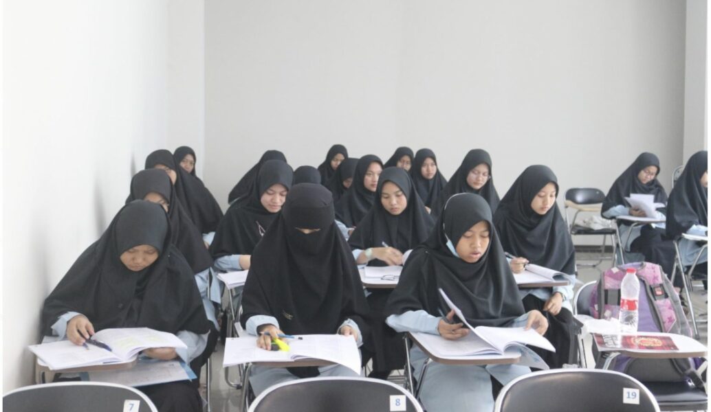 282 Siswa SMA Muhammadiyah Boarding School Zam Zam