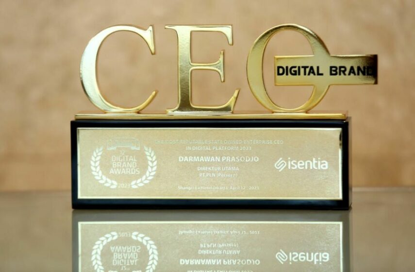 Penghargaan yang diraih Dirut PLN sebagai The Most Reputable CEO in Digital Platform 2023